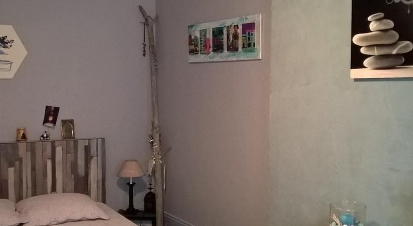 Villa L'arras Square Habitación foto